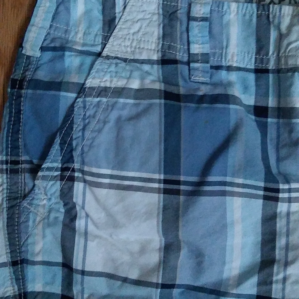 Shorts - Picture 2 of 6
